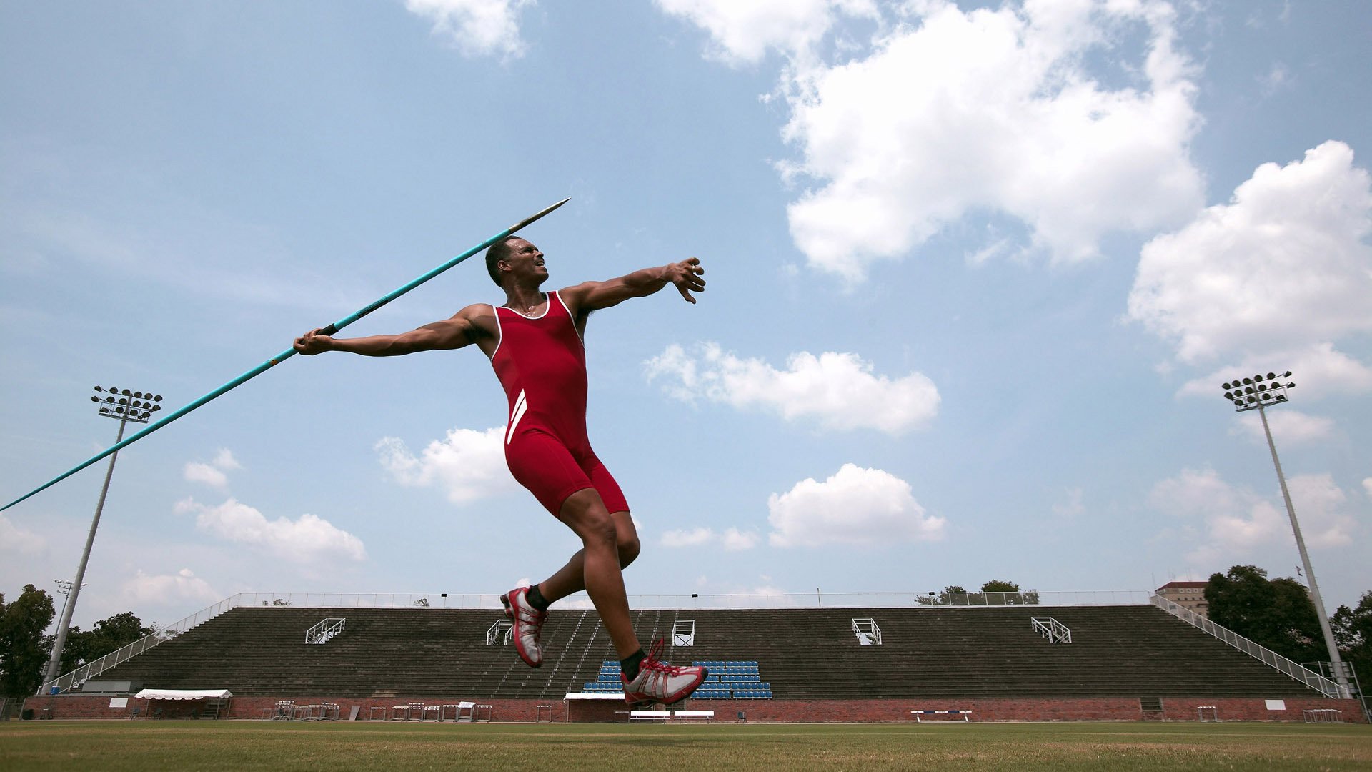爱游戏娱乐-冬季训练营开营 极端训练考验体能极限，冬季训练项目